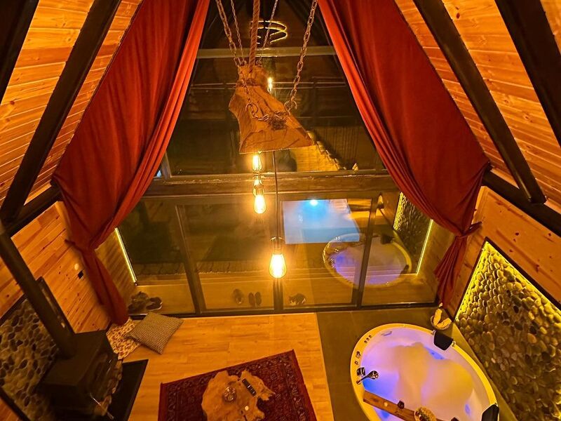 Muhafazakar Havuzlu Jakuzili Bungalov