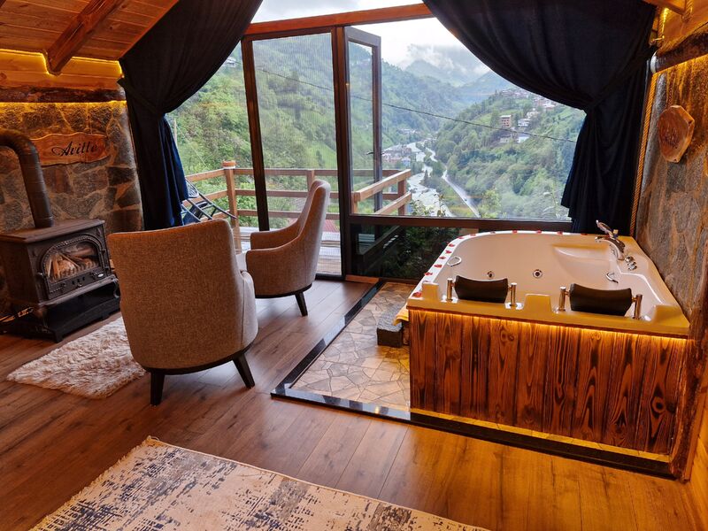 Queen Suit Jakuzili Balayı Bungalovu