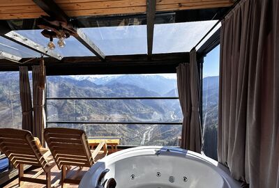 Jakuzili Zirve Dağ Evleri