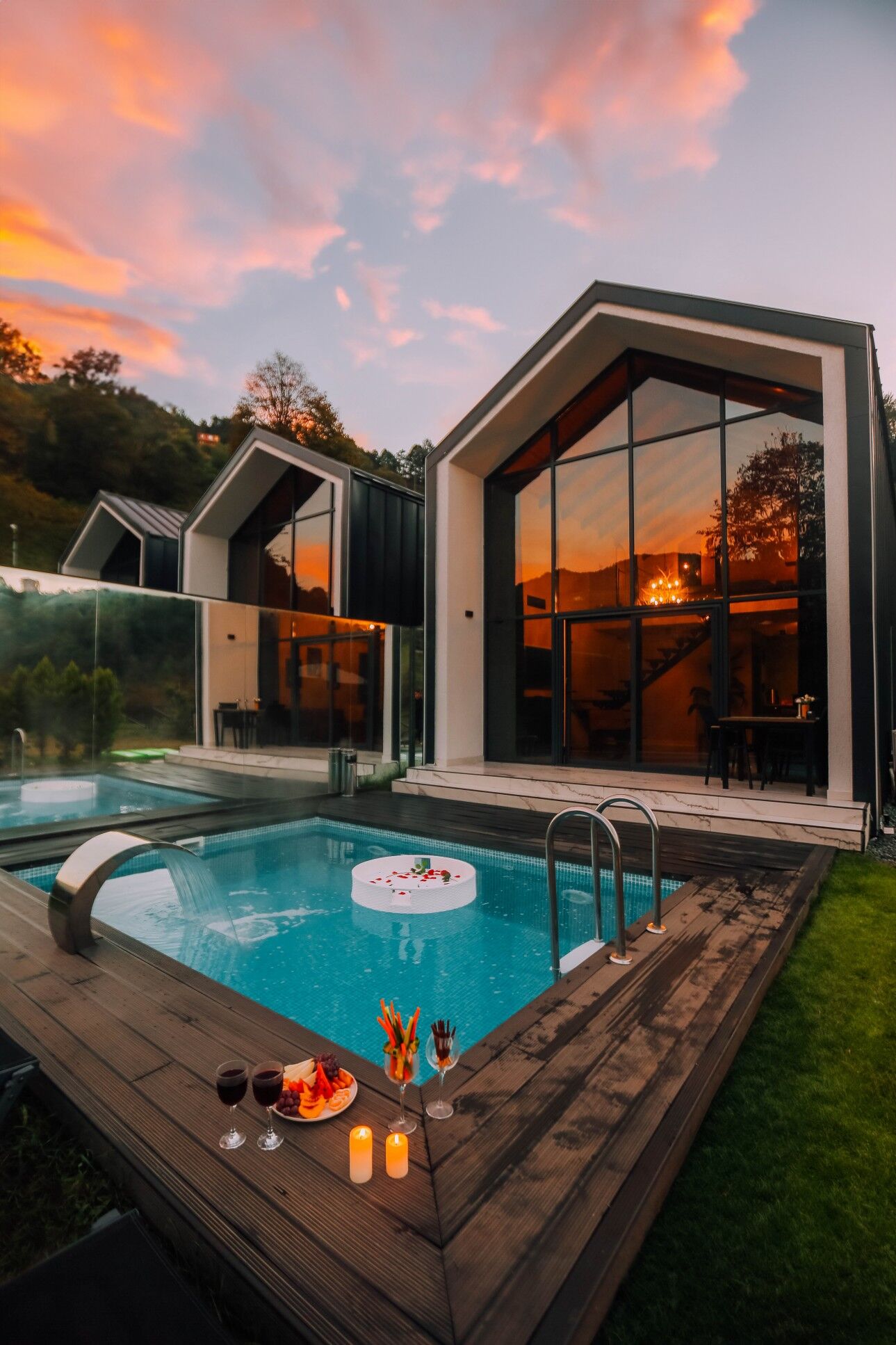 Özel Havuzlu Ayna Korunaklı Jakuzili Bungalov Villa