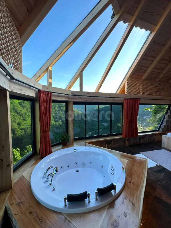 loresima cam tavanlı bungalov