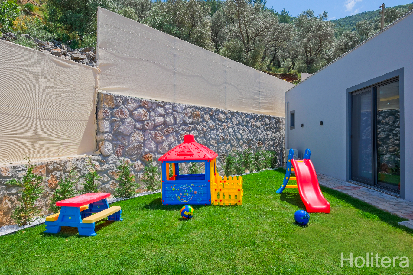 Conservative Family Villa with Pool